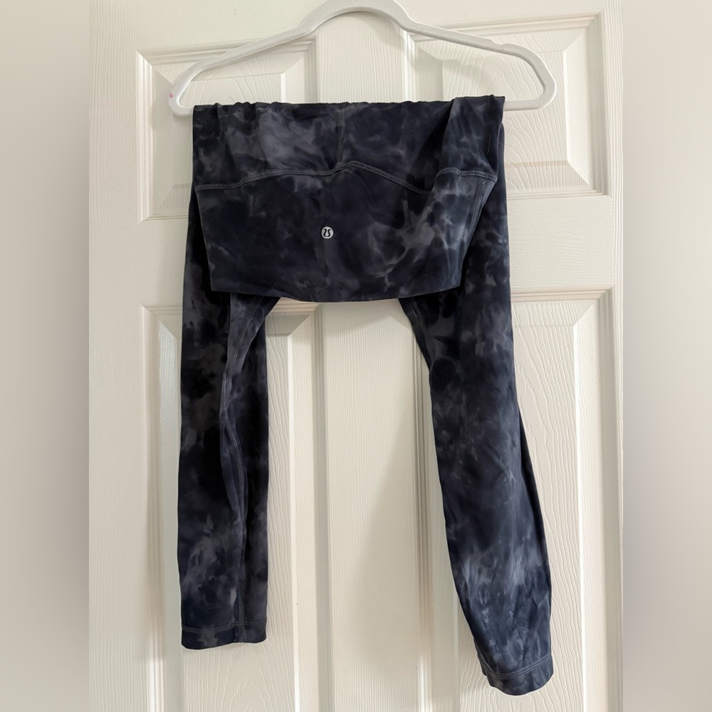 Women’s Lululemon Diamond Dye Size 8 Aligns 25”